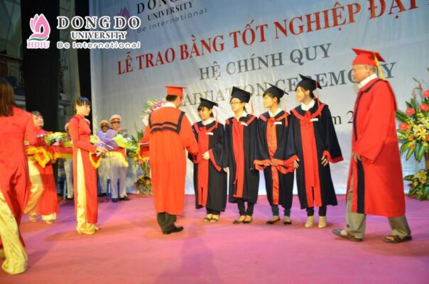 Nhà Mới đồng hành cùng 30 năm Khoa Kiến trúc Đông Đô – Góp phần phát triển Kiến trúc Việt Nam 7 Lễ tốt nghiệp khoa kiến trúc Đông Đô
