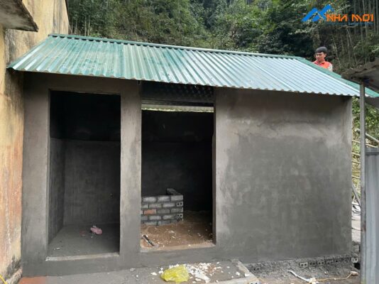 Xây nhà vệ sinh cho học sinh Trung Lý 2 Xây nhà vệ sinh cho học sinh Trung Lý 2