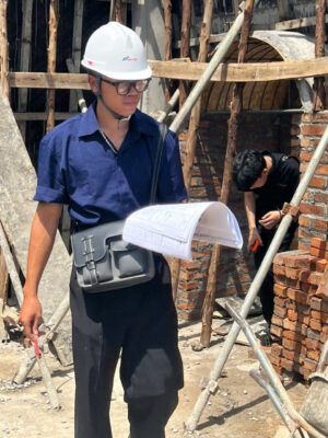 KTS Nhà Mới kiểm tra thi công tầng mái