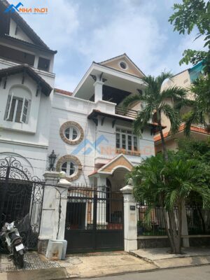 Biệt thự cổ điển trước khi cải tạo Biệt thự cổ điển trước khi cải tạo