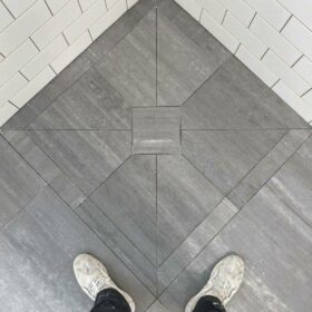 Thoát sàn đồng màu gạch tinh tế