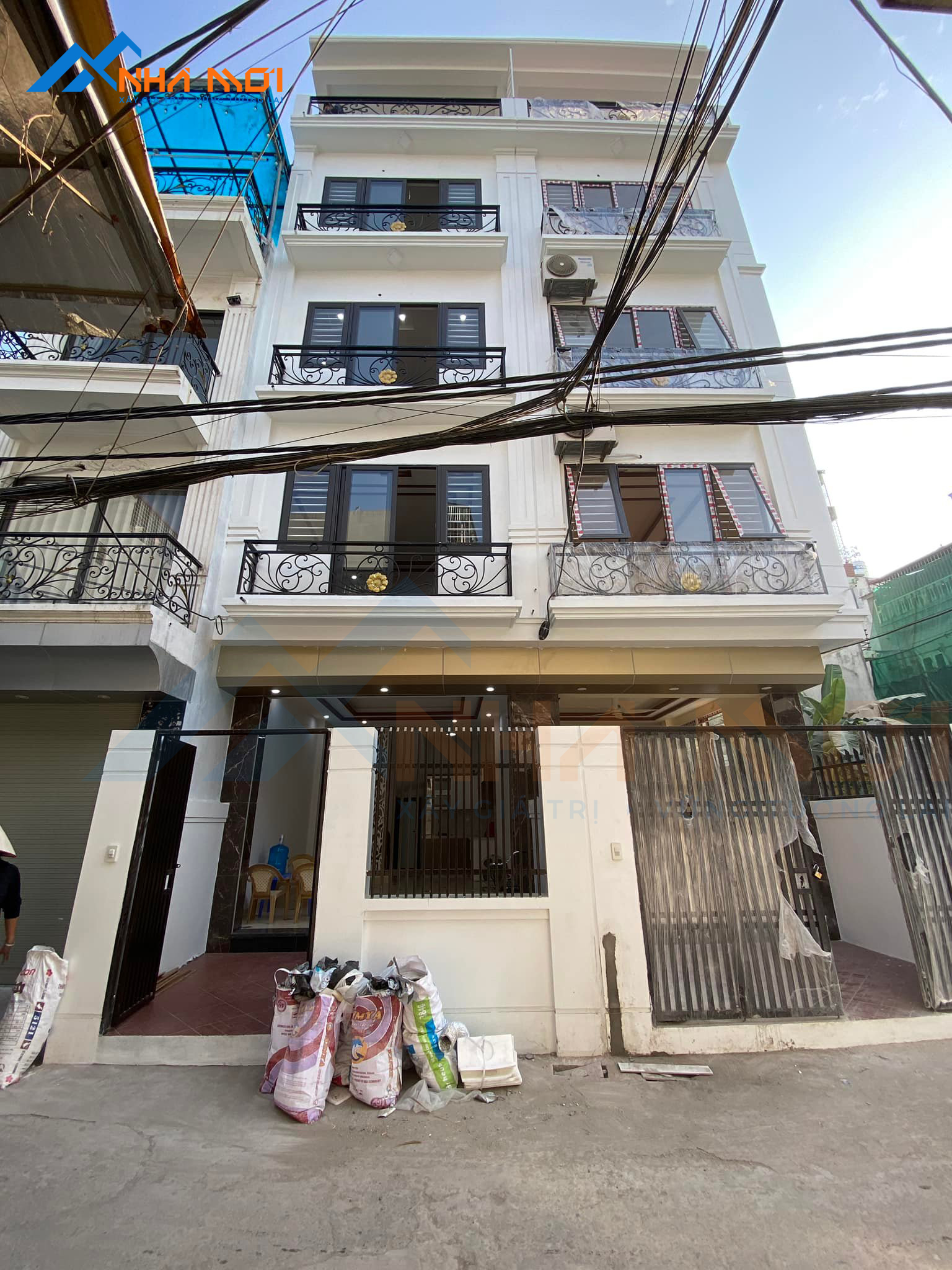 Xây trọn gói hoàn thiện nhà liền kề 5 tầng hiện đại 40m2 tại Hồ Định Công, Hà Nội - Ảnh 2