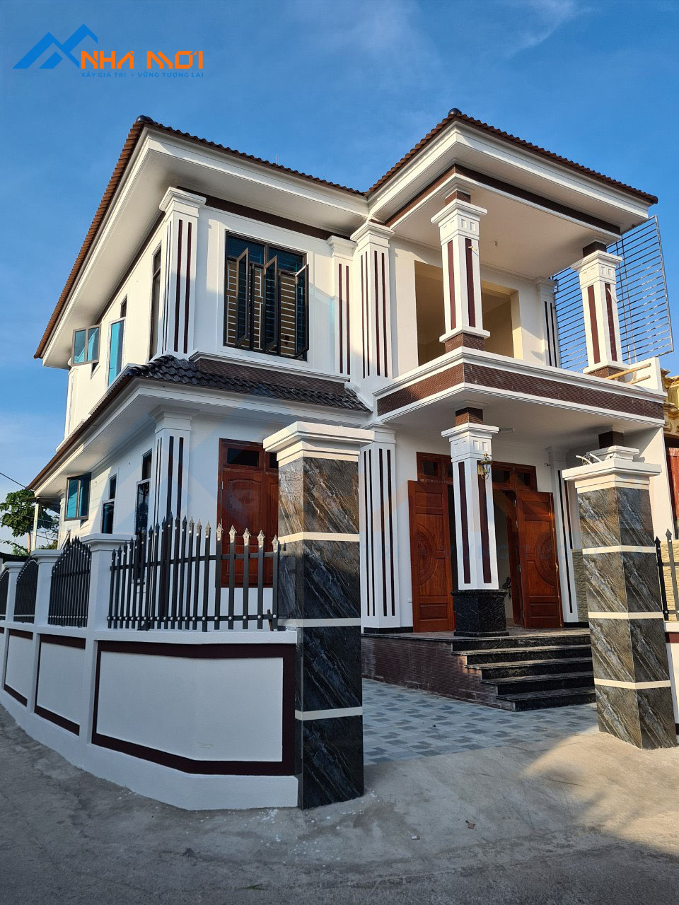 Xây nhà trọn gói Nhà 2 Tầng Mái Nhật 8x10m2 tại Bỉm Sơn - Ảnh 2