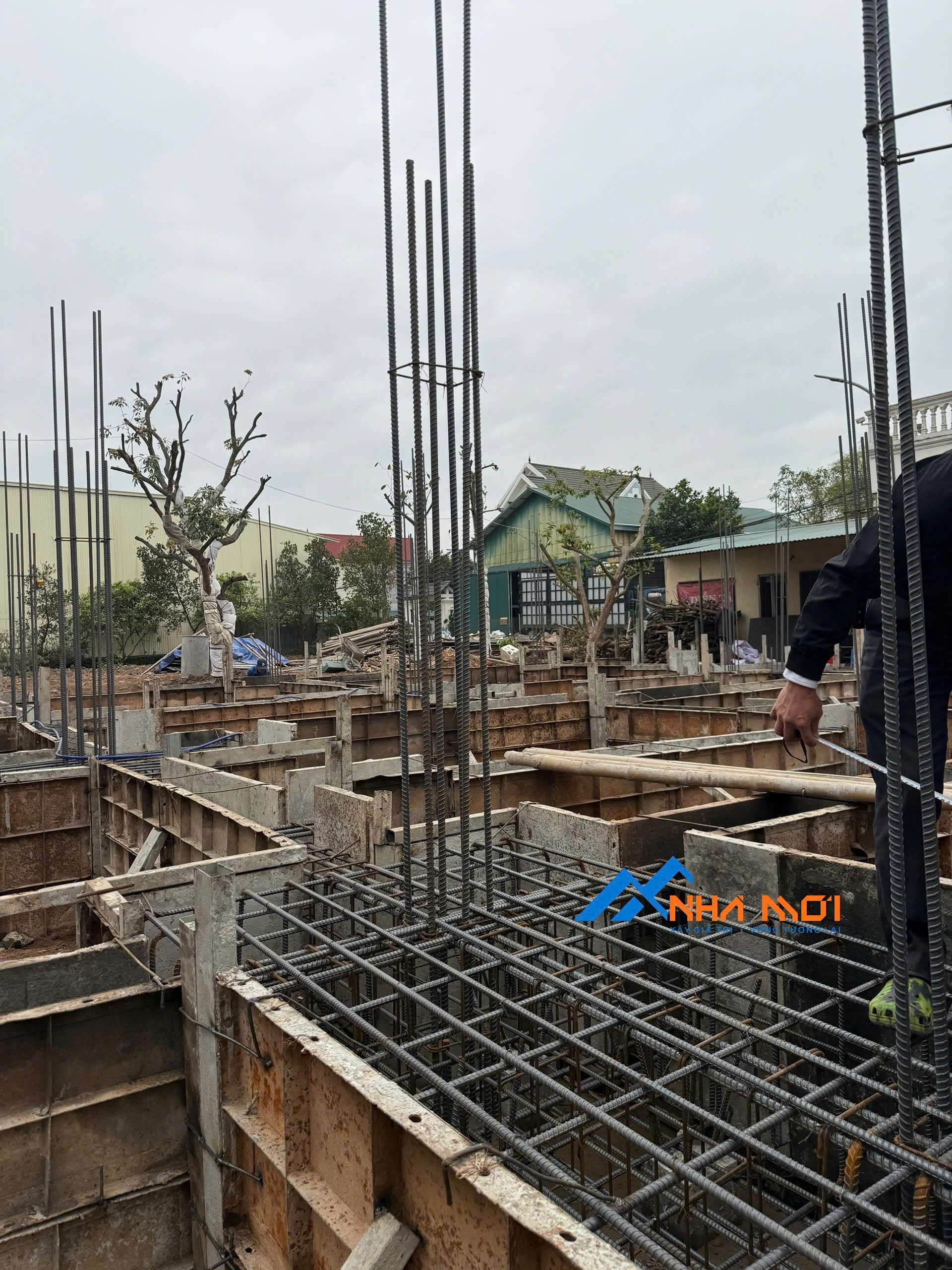 Biệt thự 2 tầng mái ngói truyền thống cách điệu - Anh Đức Vĩnh Phúc - Ảnh 21